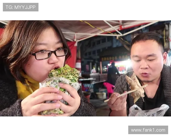 徐灿训练完直接去夜市吃十串腰子，这自律人设是不是有点绷不住了？