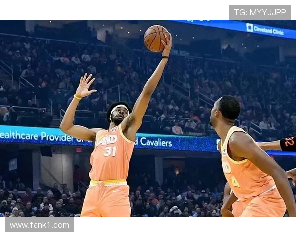 莫布里挡拆拉开内线空间，助骑士提升禁区得分效率