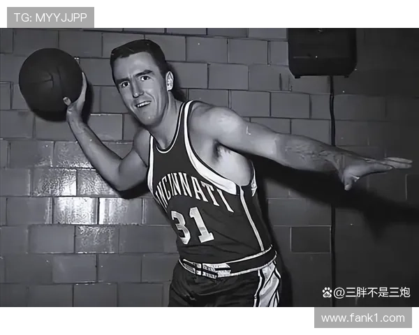 奥斯卡·罗伯特森无球跑动减少，组织核心角色转变影响进攻结构