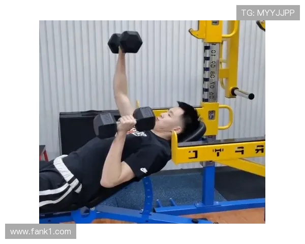 郭昊文这训练强度，健身房都拦不住他